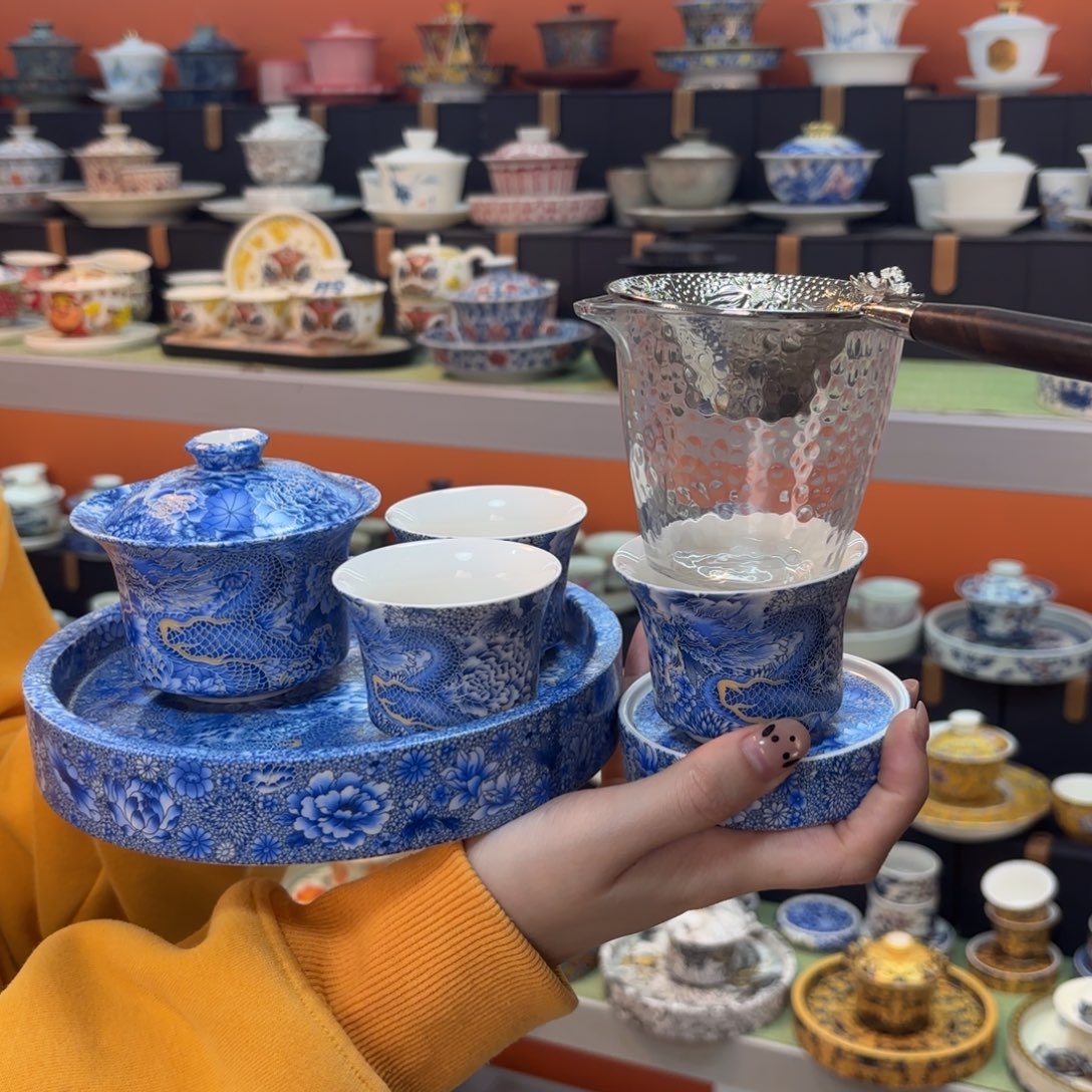茶具是指由两块金属