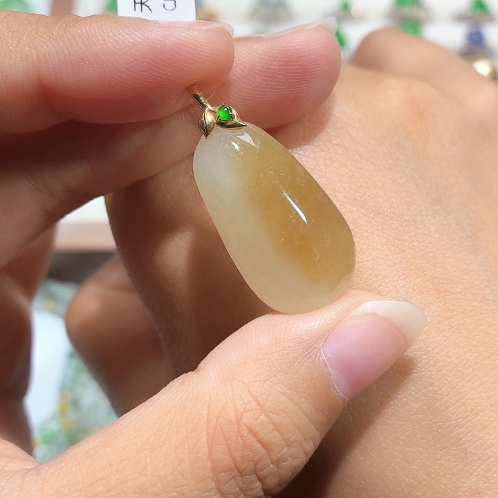 翡翠未镶嵌颈饰吊坠
