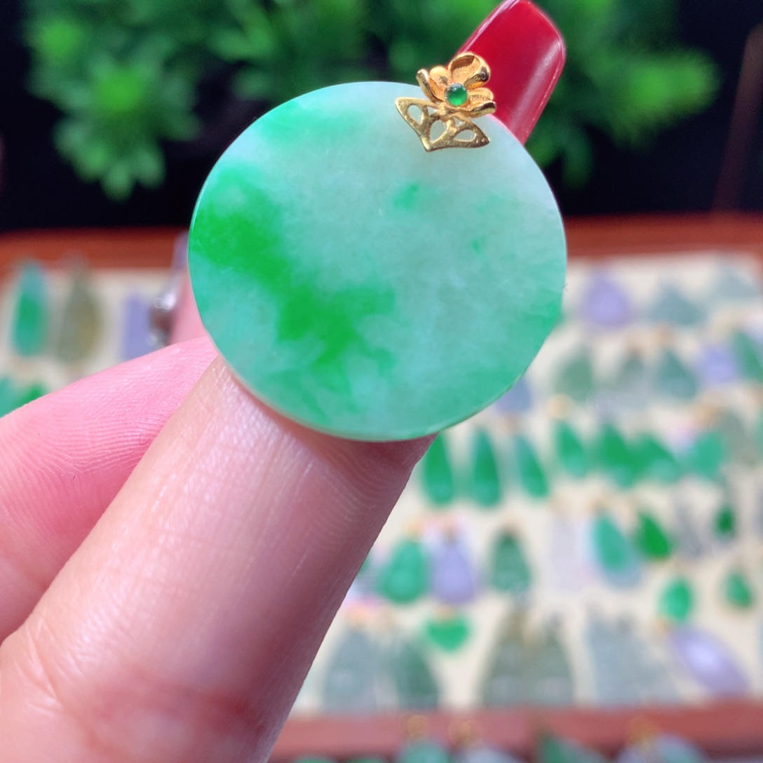 翡翠吊坠(不含链)18K金镶嵌