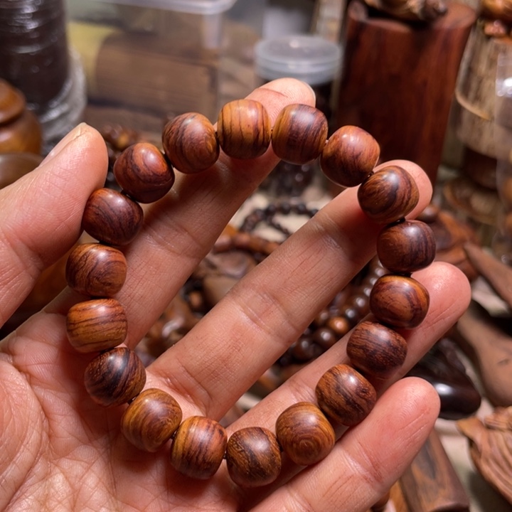 木年**余黄花梨原木手把件