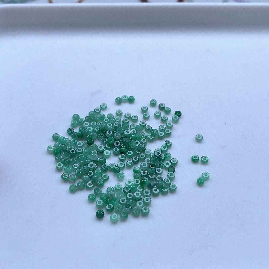 浅***茶翡翠未镶嵌手串小绿打包不退换3