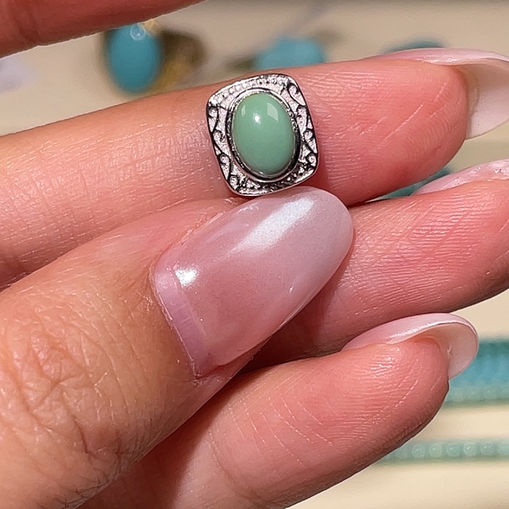 鹌***鹑绿松石未镶嵌背云