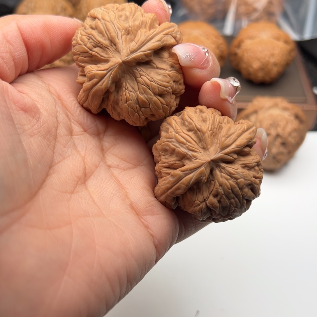 文玩核桃把件红锦鲤43