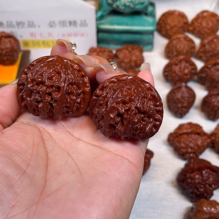 紧***罗文玩核桃吊坠白狮子10LXP#00#