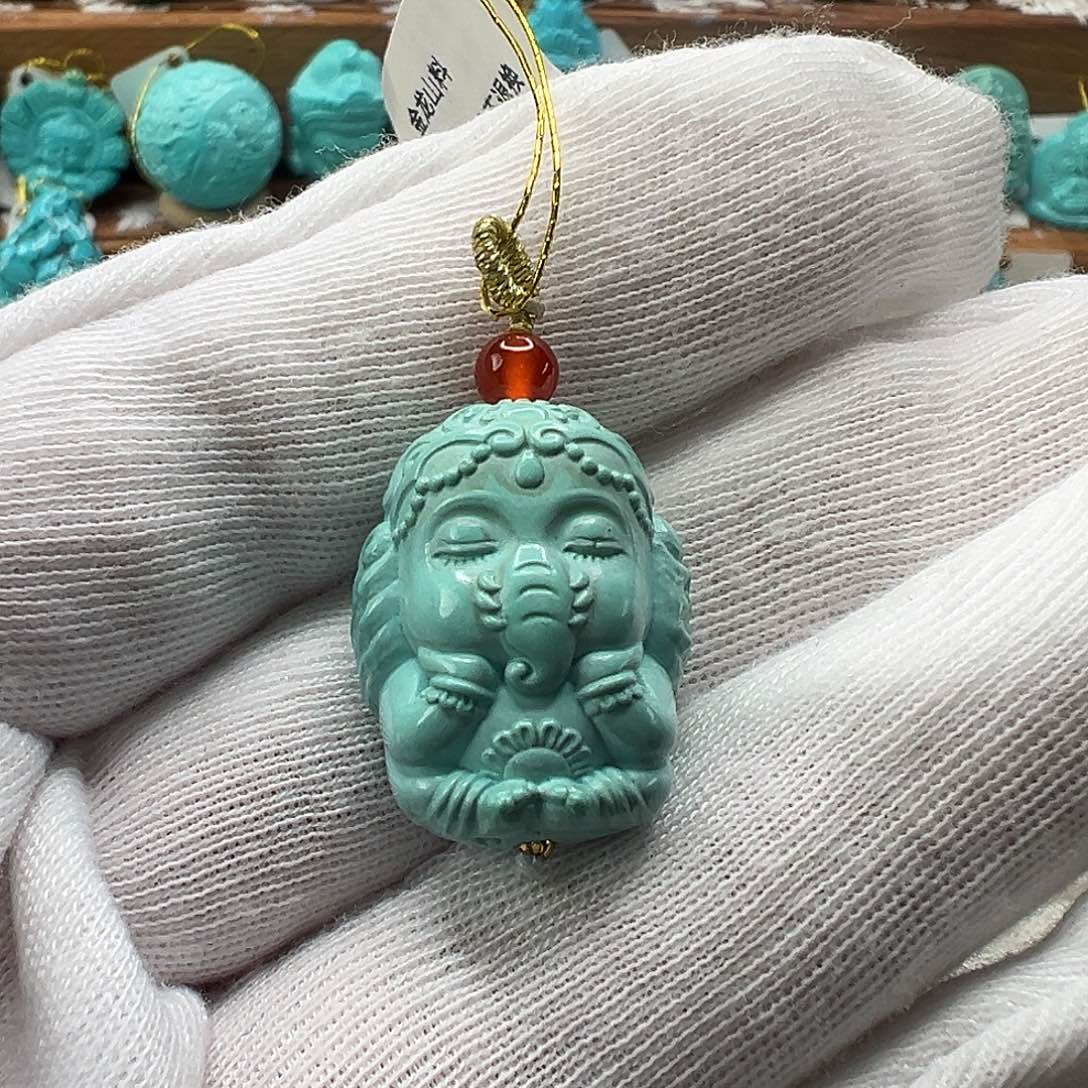 绿松石配饰未镶嵌