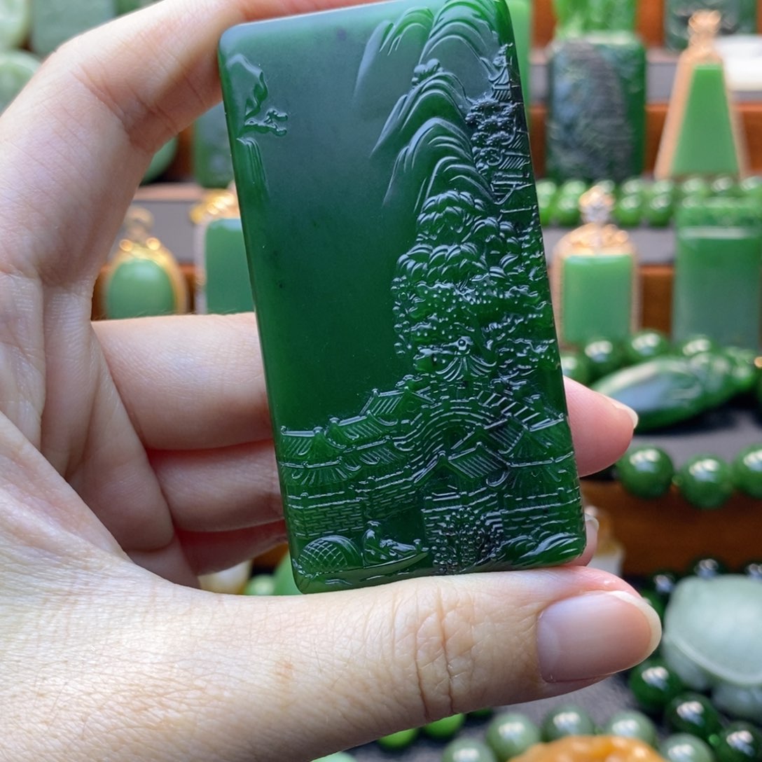 颈饰未镶嵌和田玉（碧玉）台*山水牌