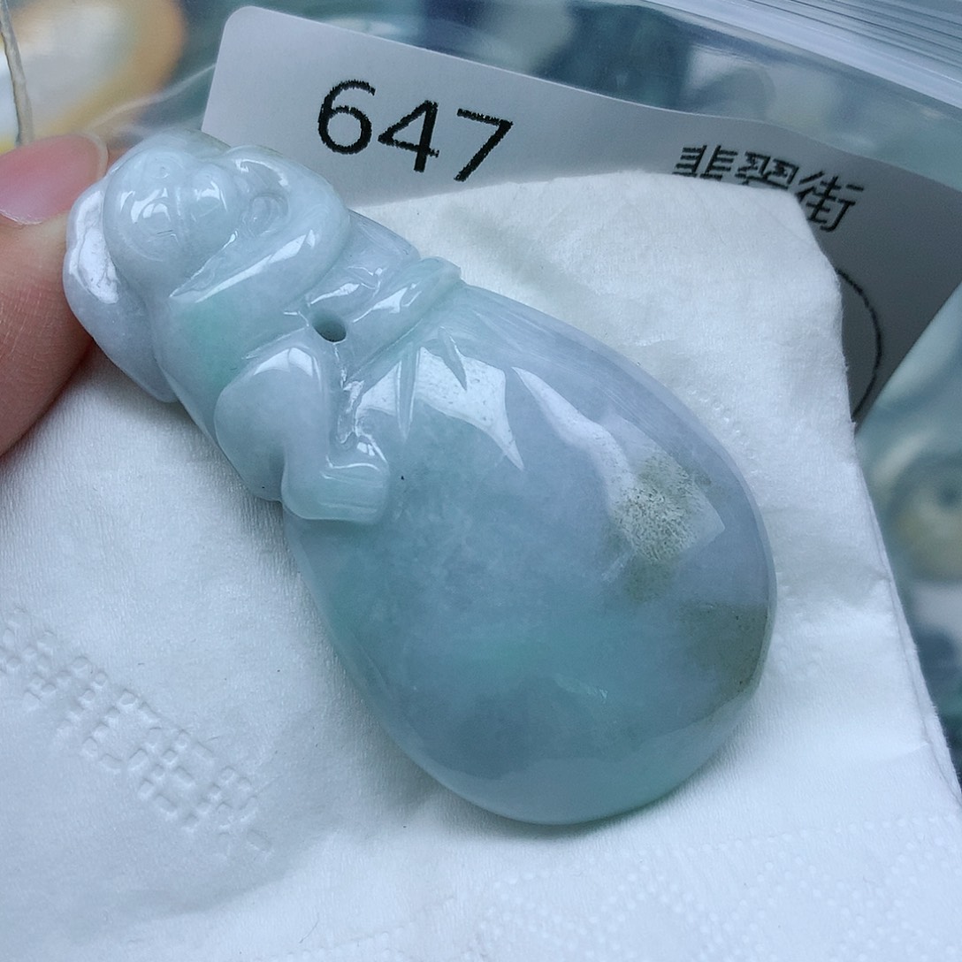 翡翠未镶嵌颈饰吊坠
