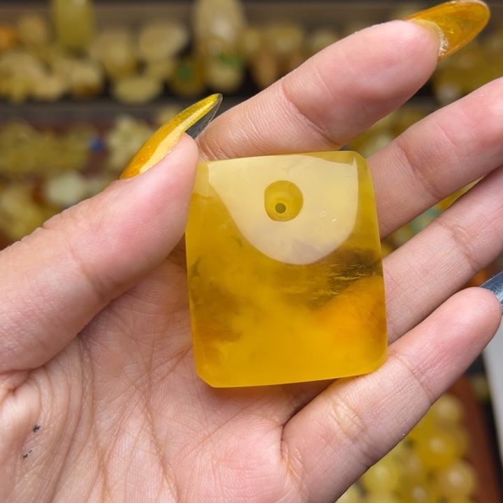 蜜蜡未镶嵌珠宝奇石177-天然蜜蜡无事牌微瑕福利