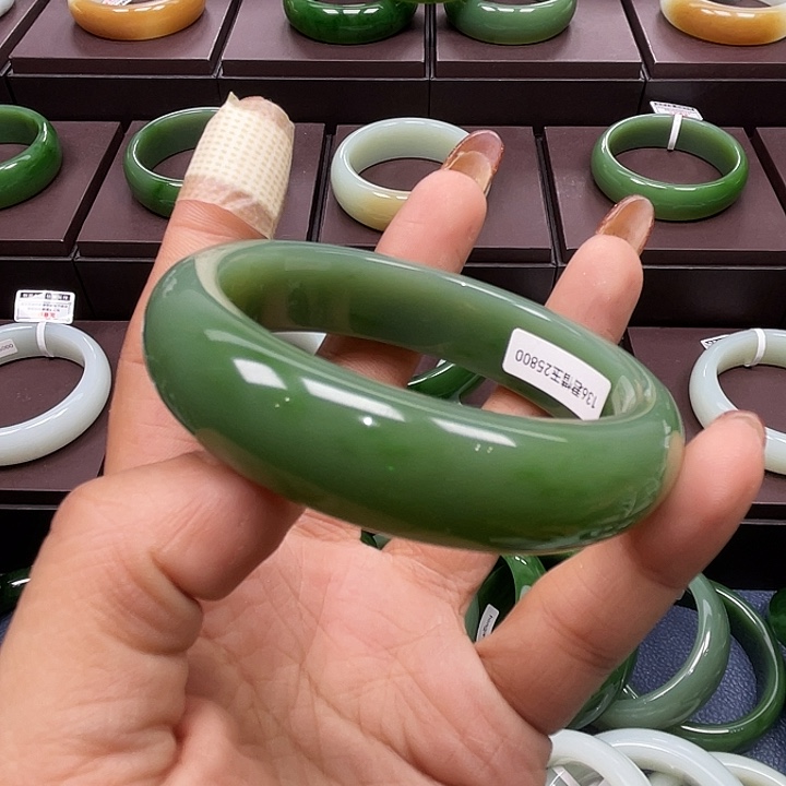 和田玉（碧玉）未镶嵌手镯