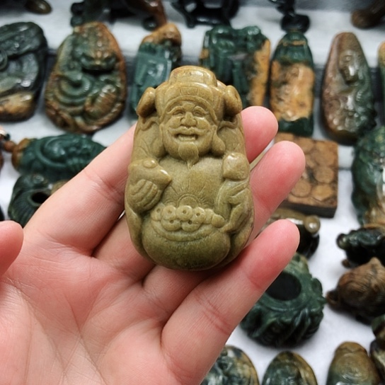 岫岩河磨玉（透闪石质玉）未镶嵌把件