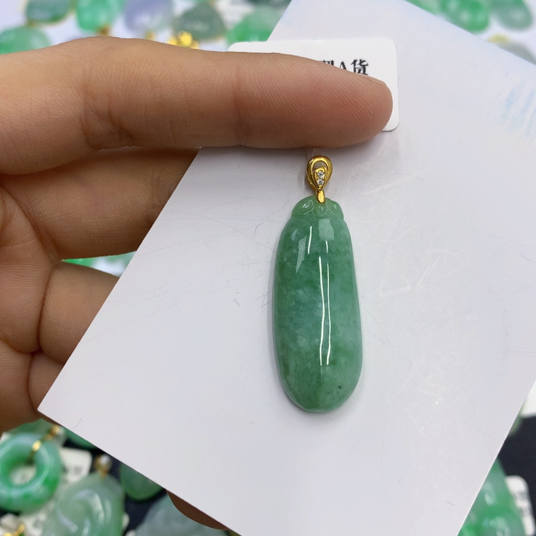 翡翠未镶嵌颈饰翡翠