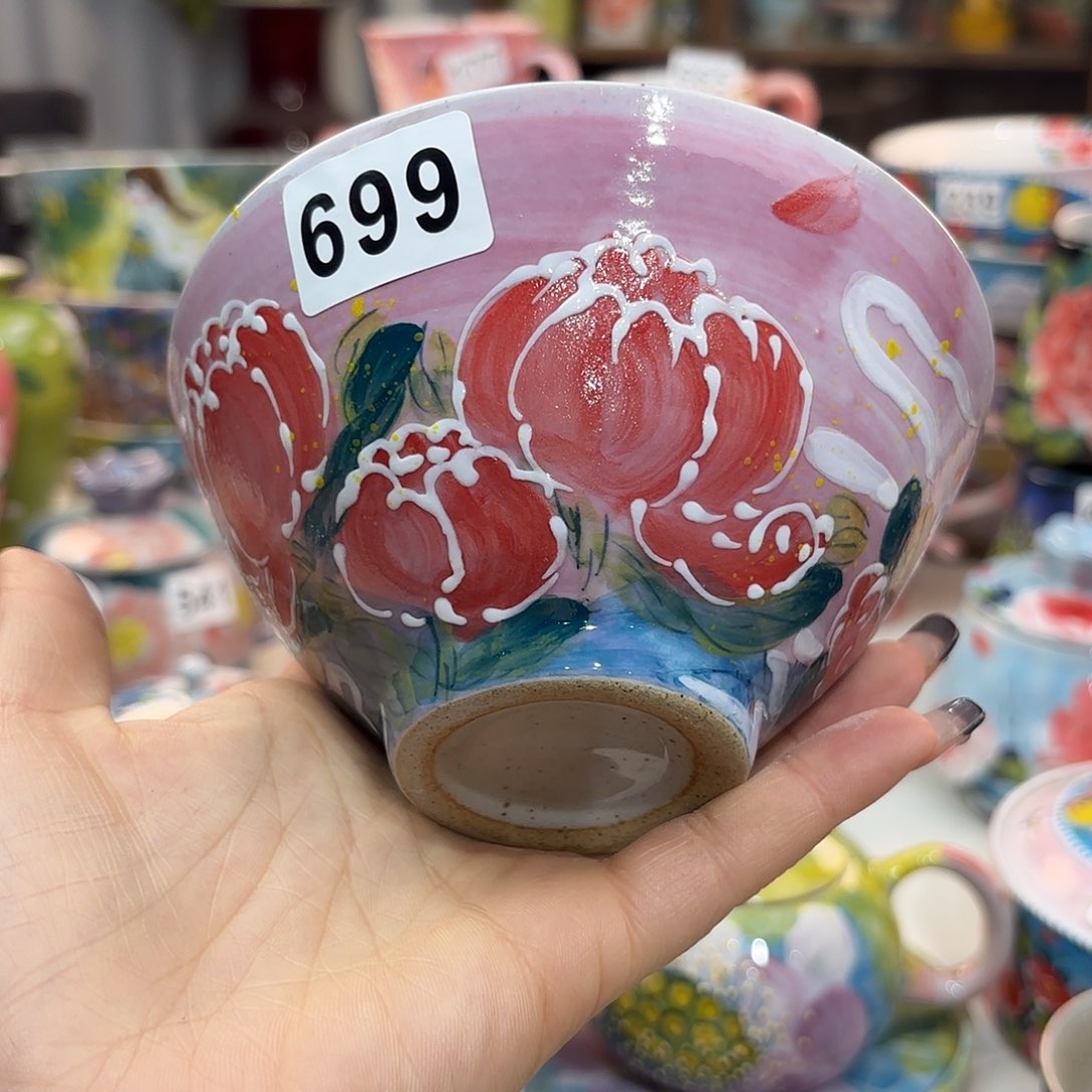 瓷片在这部影片当中扮演