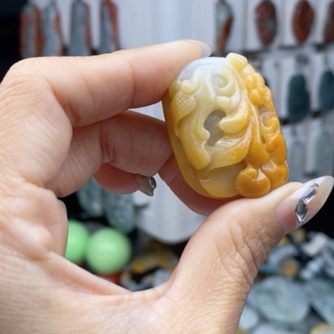 翡翠颈饰未镶嵌翡翠