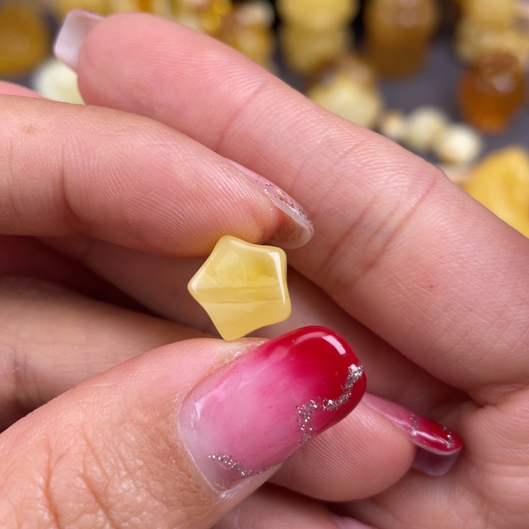 琥珀裸石未镶嵌蜜蜡