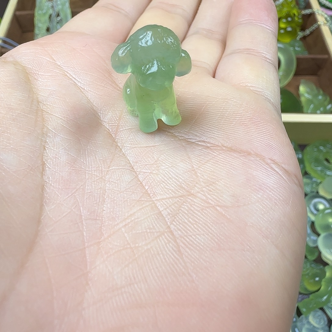 蛇纹石玉未镶嵌岫玉吊坠