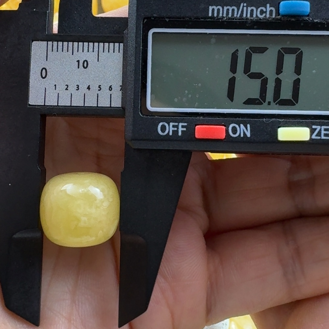 罗***果蜜蜡未镶嵌裸石28