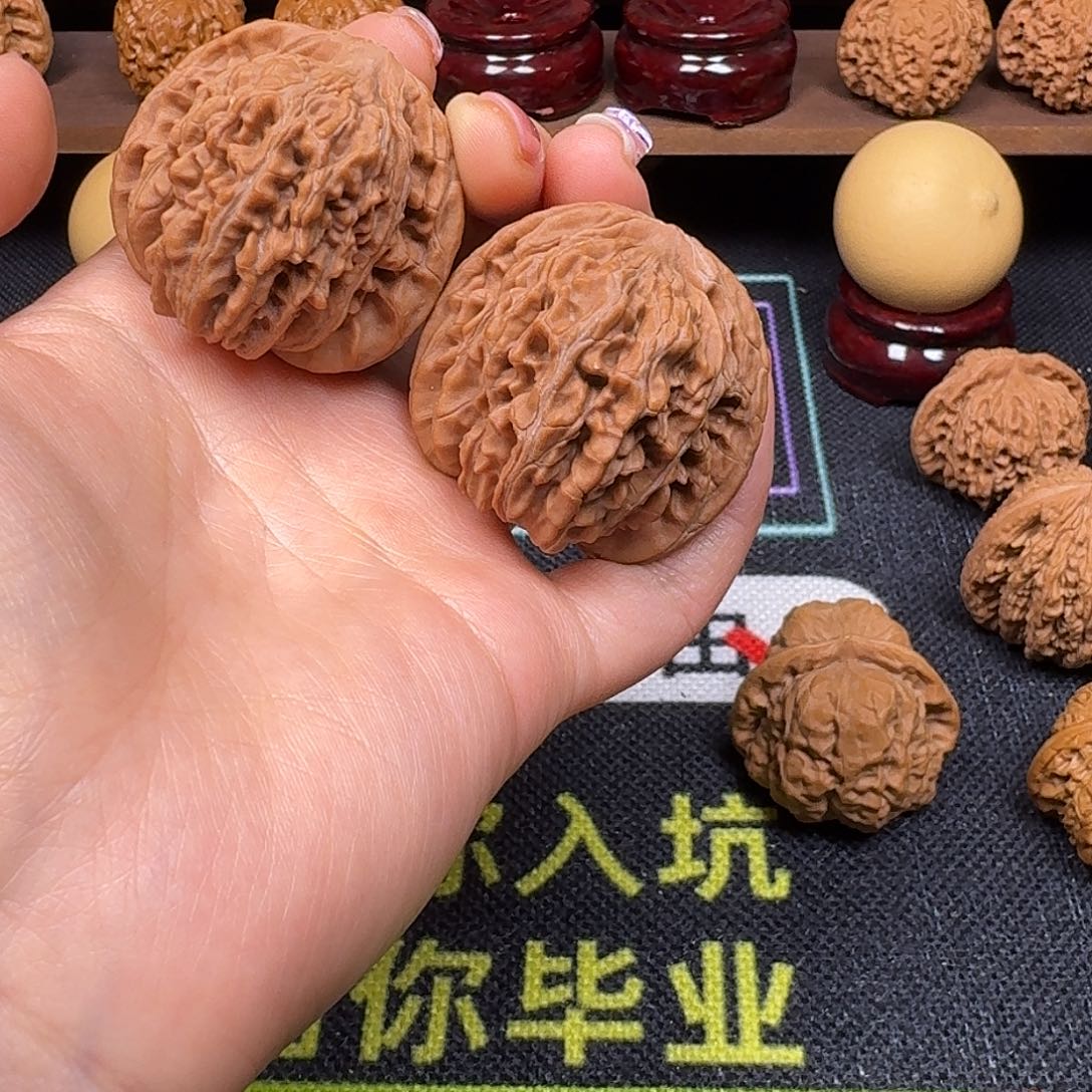 文玩核桃吊坠顺*.42四座楼