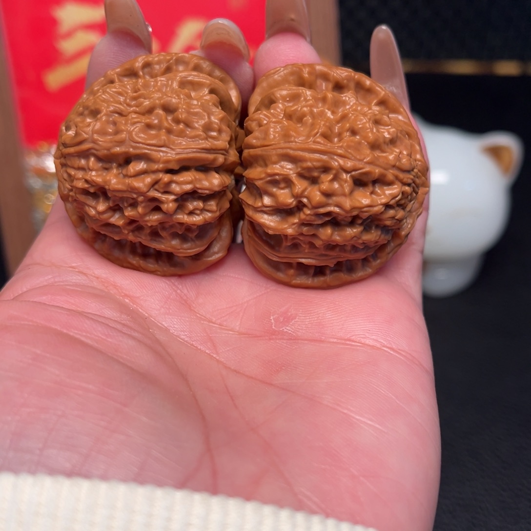 小***洋文玩核桃吊坠42三角白全品