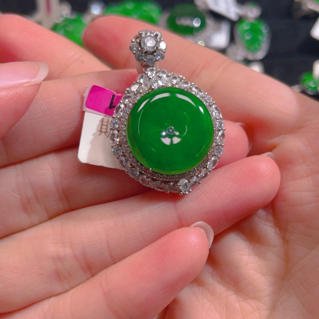 翡翠颈饰未镶嵌保a保真天然翡翠