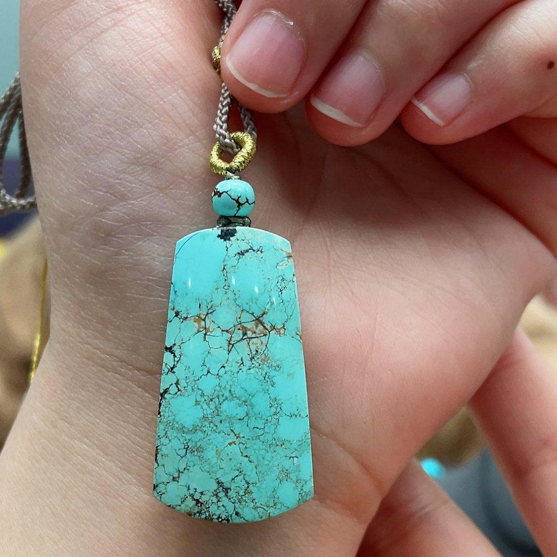 绿松石颈饰未镶嵌