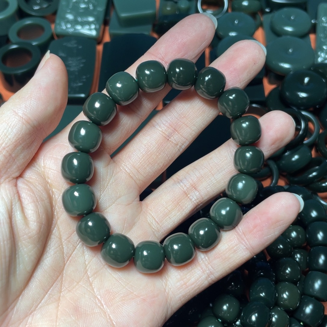 职***手和田玉未镶嵌颈饰