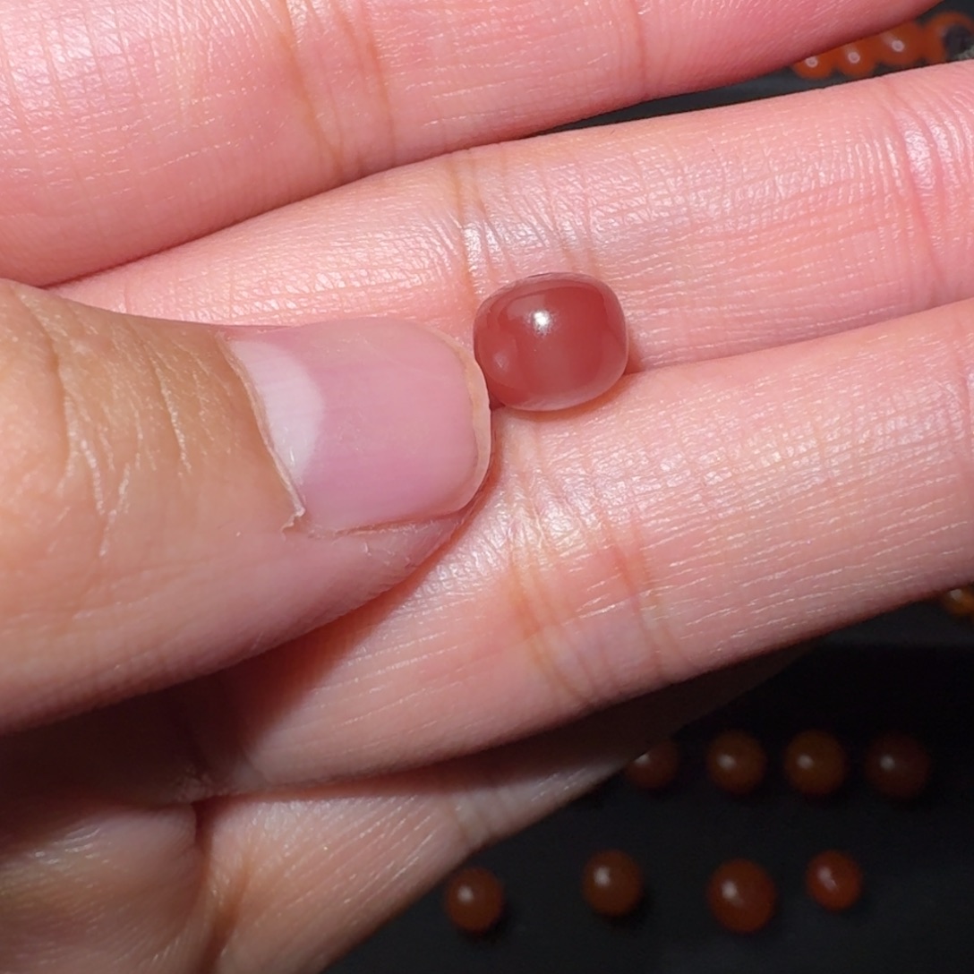 南红玛瑙未镶嵌玫红老形微纹8.2×7.2