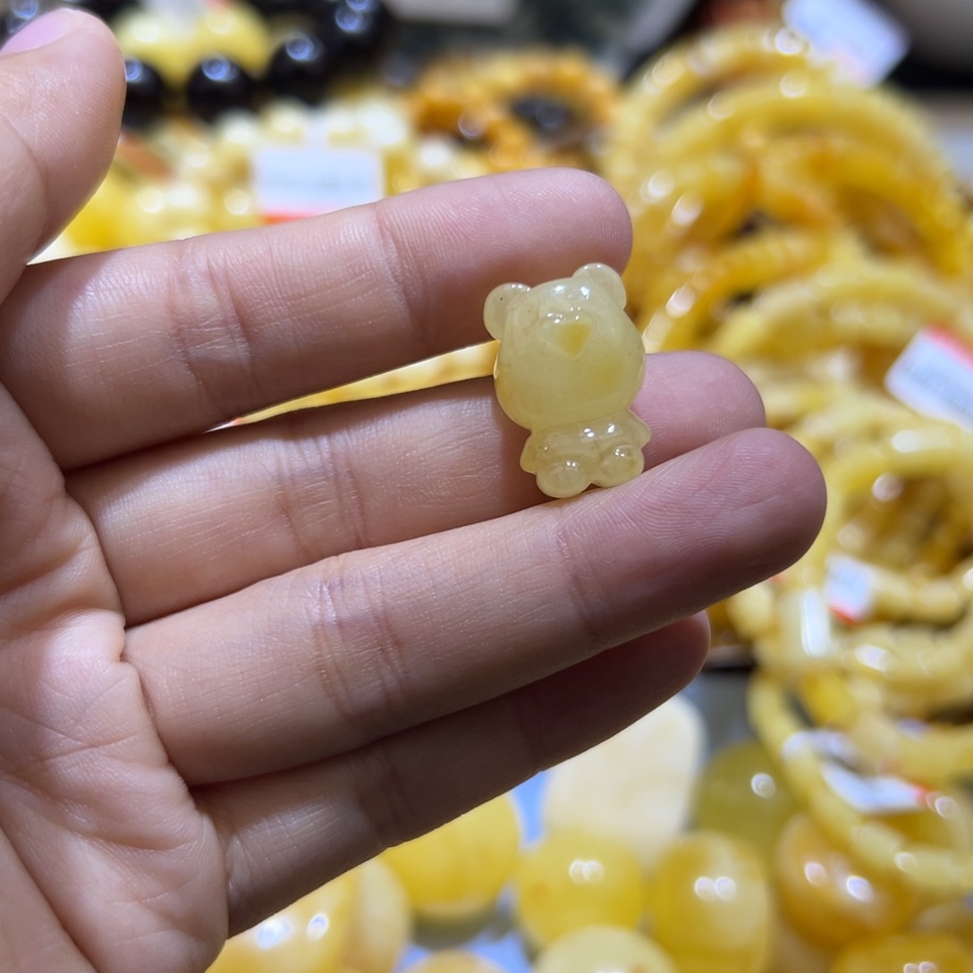 琥珀珠宝奇石未镶嵌