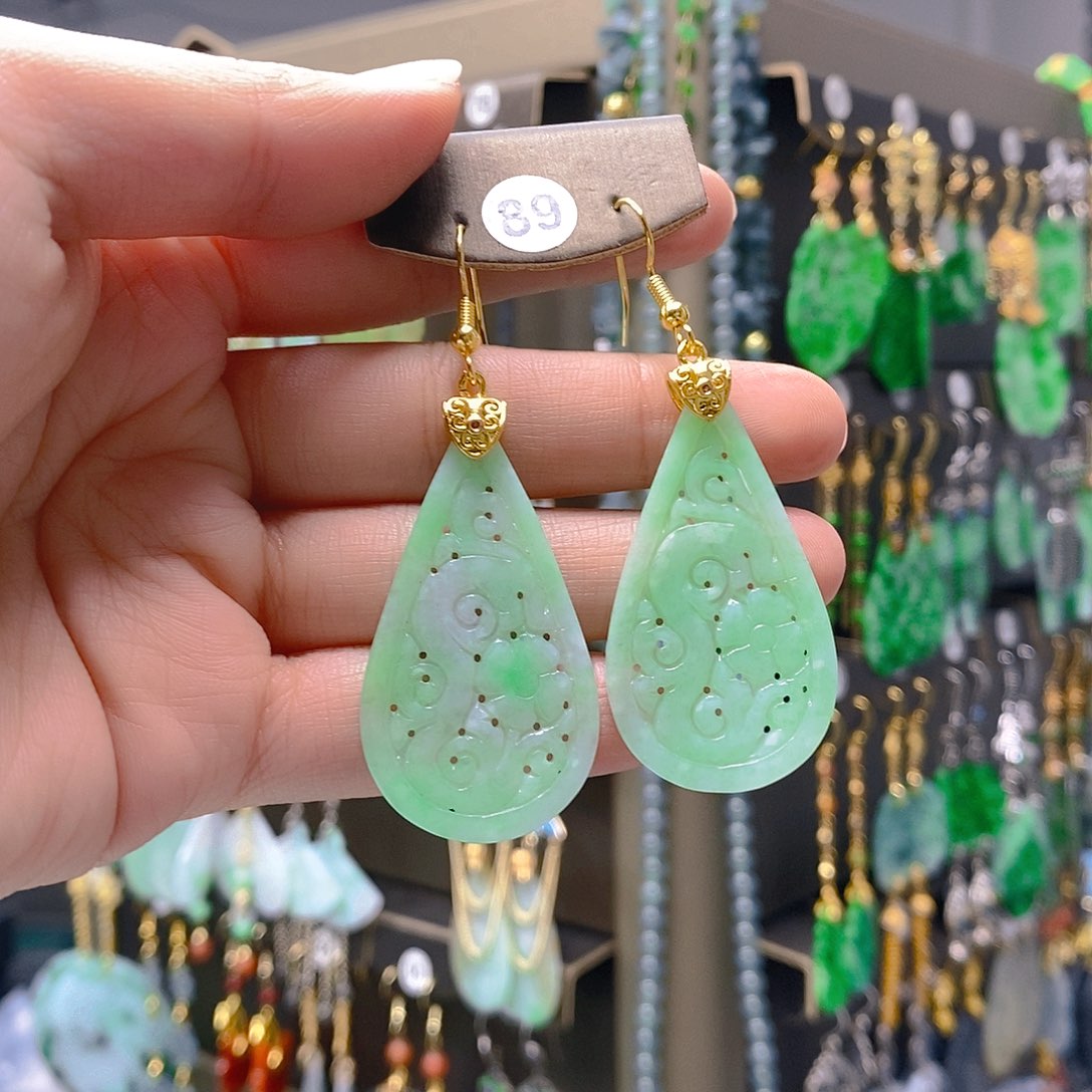 未镶嵌翡翠耳饰翡翠