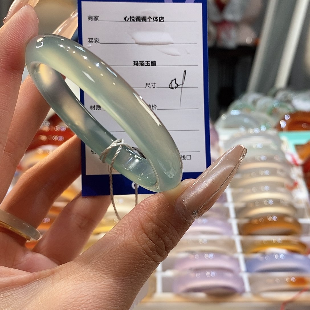 玛瑙/玉髓手镯未镶嵌