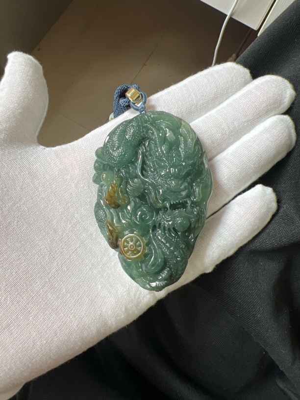 天然翡翠A货蓝水双彩手工精雕龙牌寓意生意兴隆