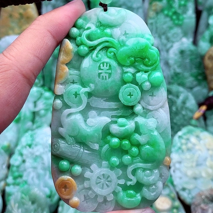 天然A货翡翠双鼠抱财