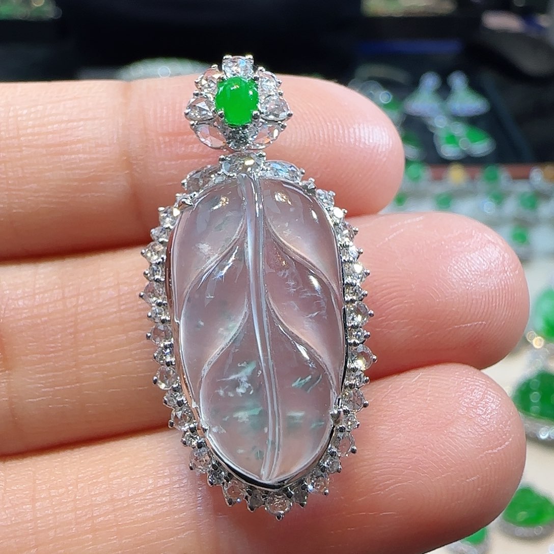 翡翠吊坠(不含链)18K金镶嵌