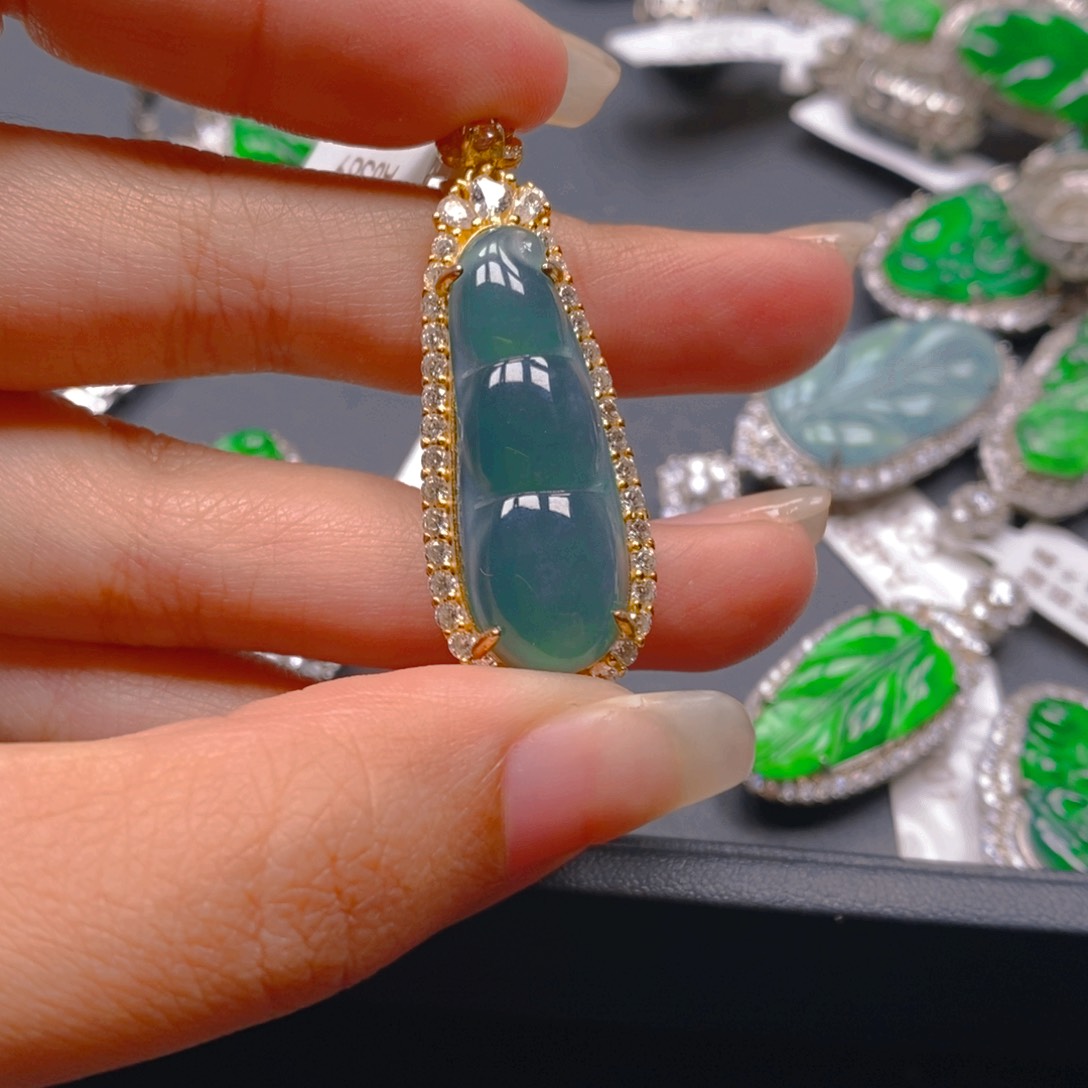 翡翠颈饰银S925镶嵌8888888