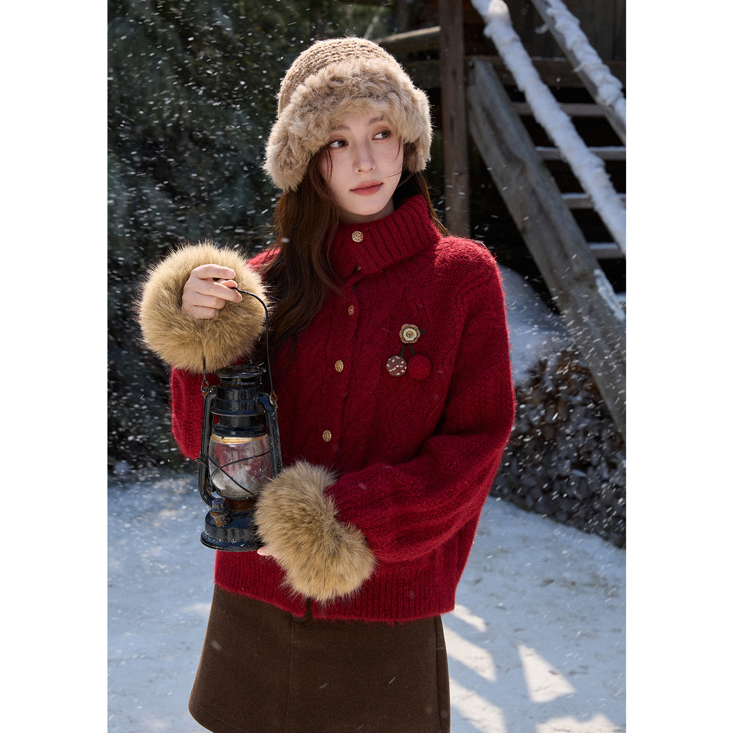 谜秀新圣诞复古红绞花毛衣高领仿貂毛袖套2025秋冬加厚针织衫