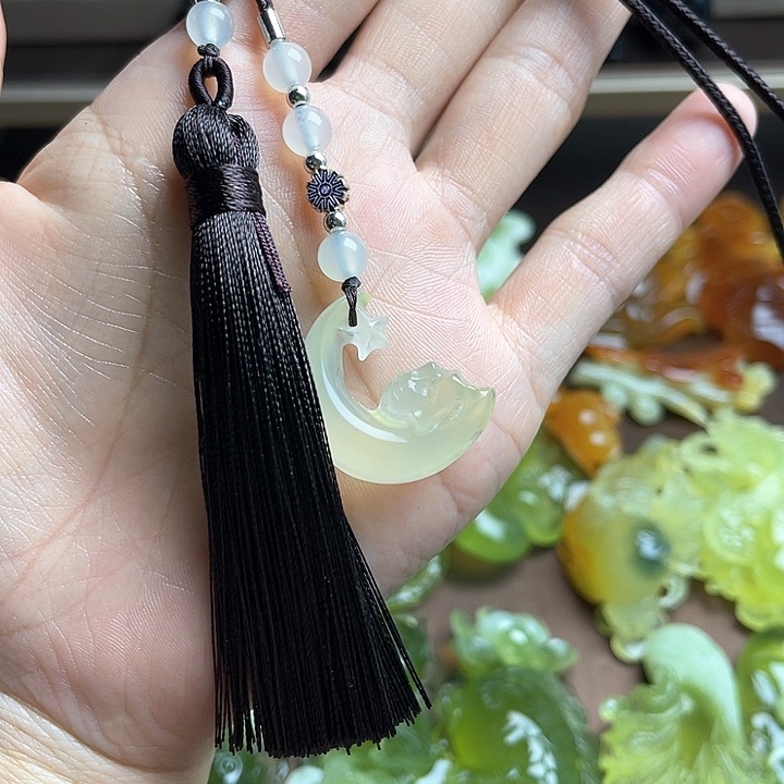 蛇纹石玉颈饰未镶嵌