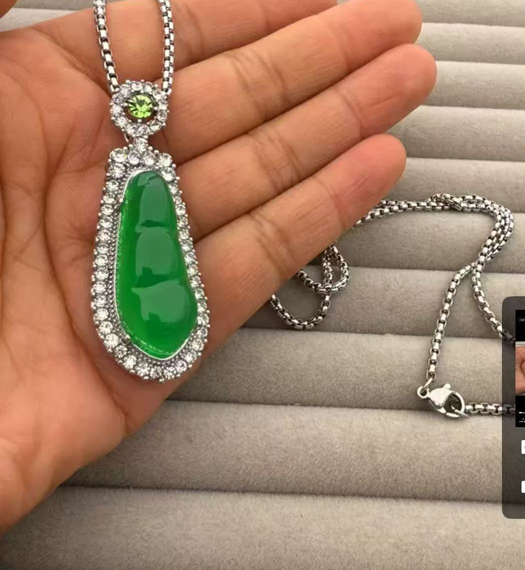 缅A纯正满绿色缅翠四季豆吊Z，多样性发一盆景石