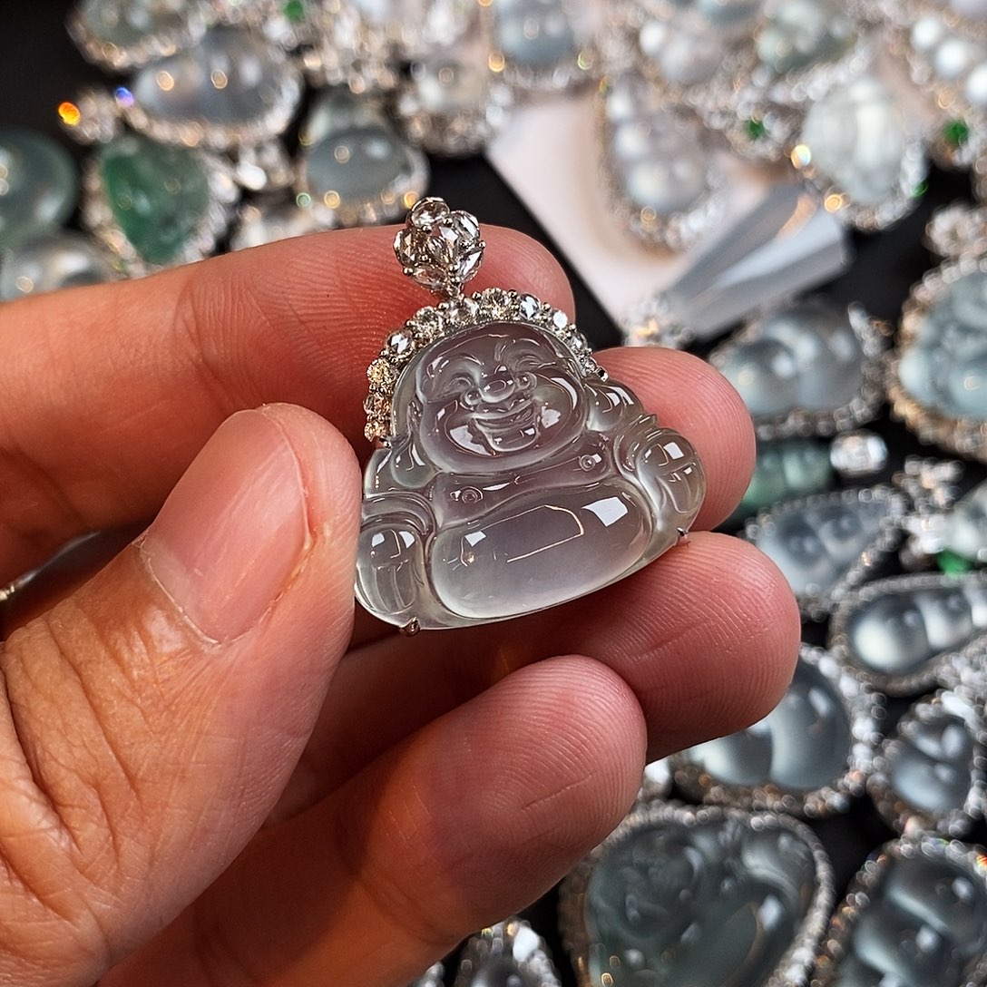 我***素翡翠18K金镶嵌颈饰