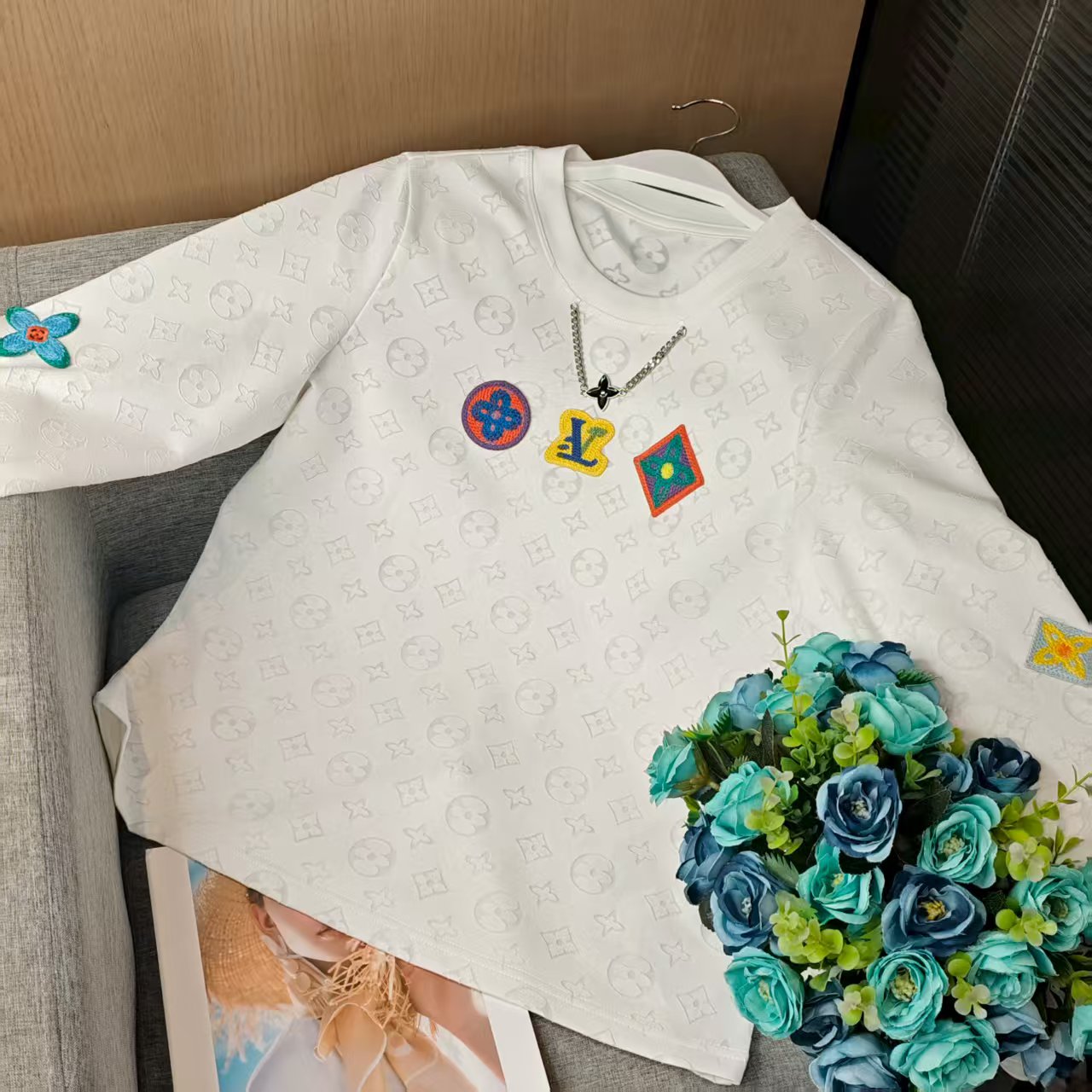 早秋新款时尚舒适轻柔透气印花刺绣女款长袖-G50577