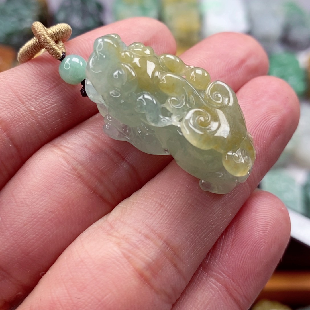 翡翠颈饰未镶嵌翡翠