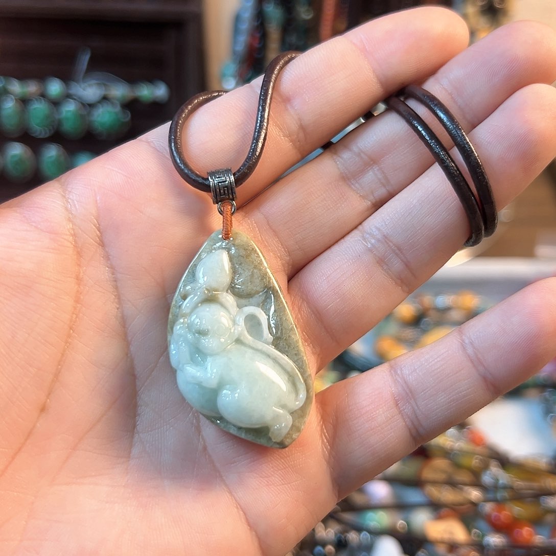 翡翠颈饰未镶嵌吊坠