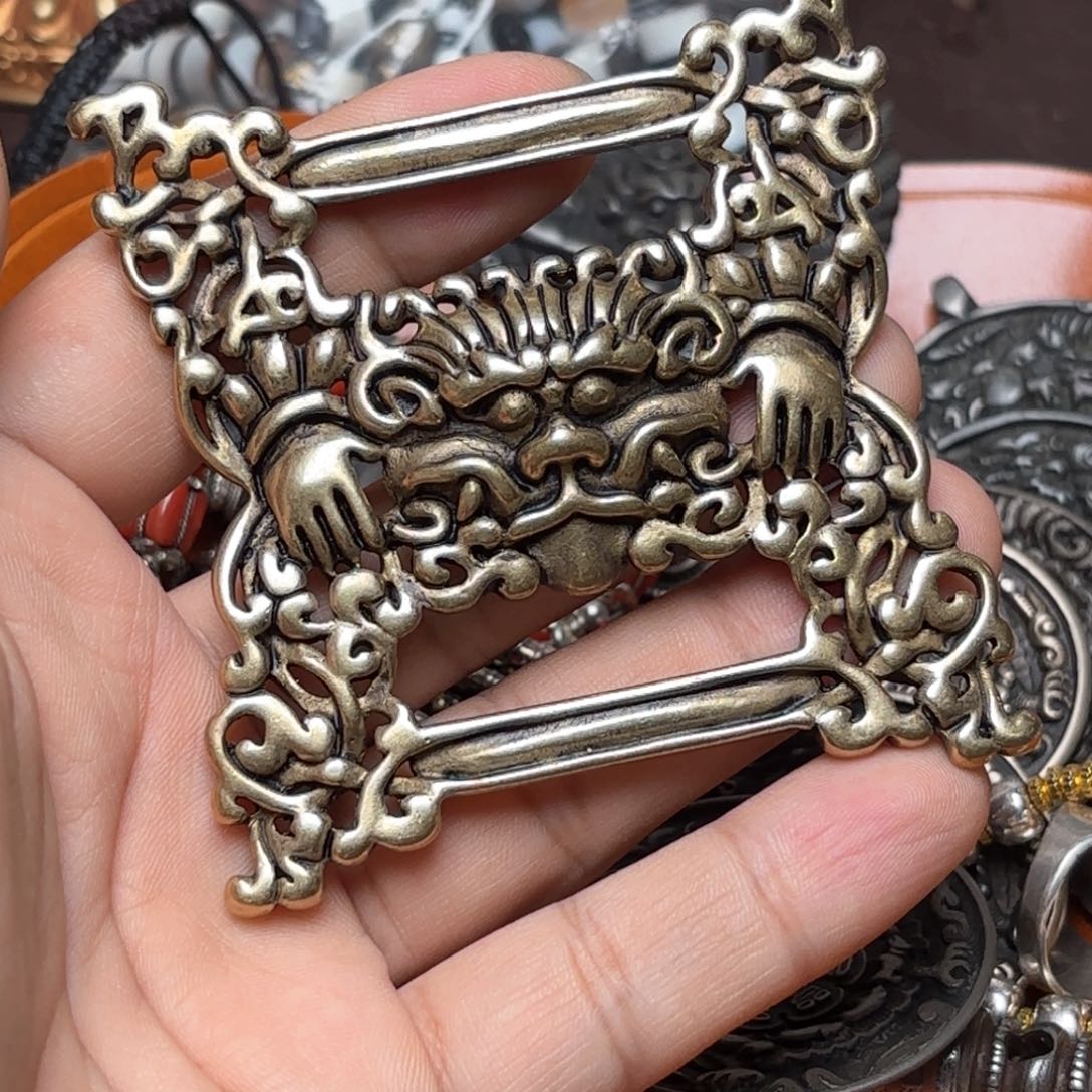 铜星月菩提吊坠项链