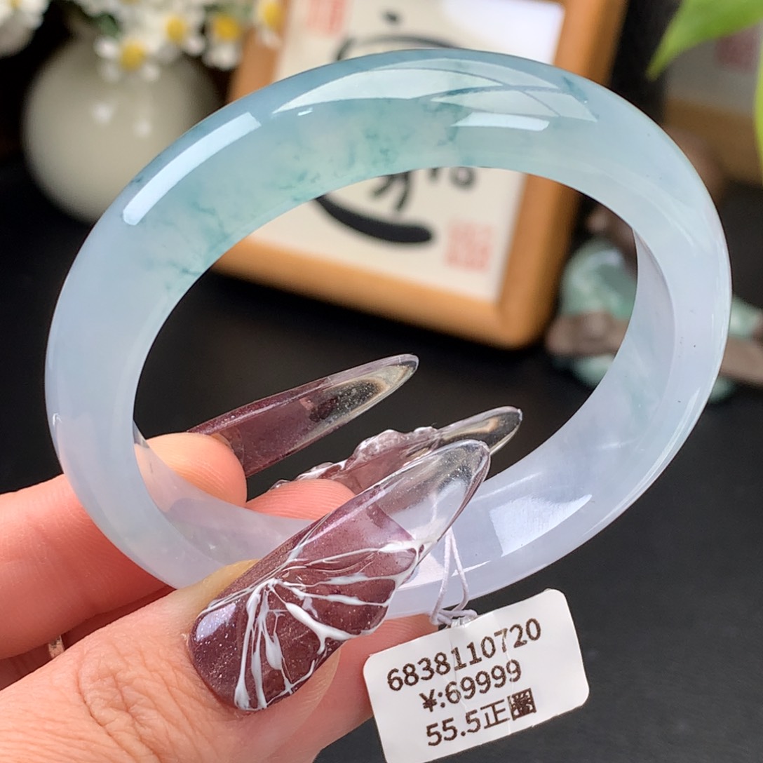 翡翠手镯未镶嵌幻彩冰飘花正圈（有包容）