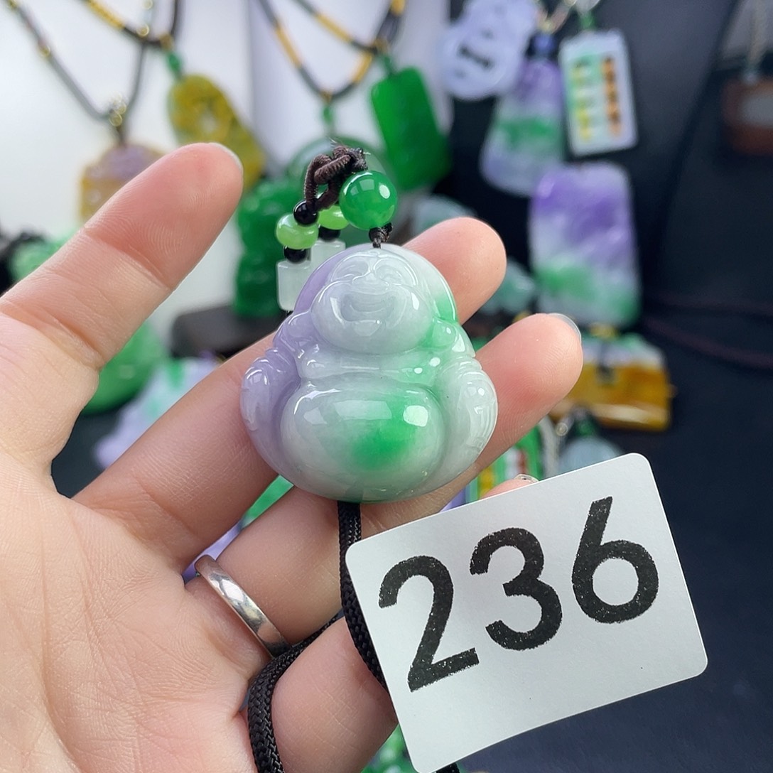 翡翠未镶嵌吊坠(赠链)