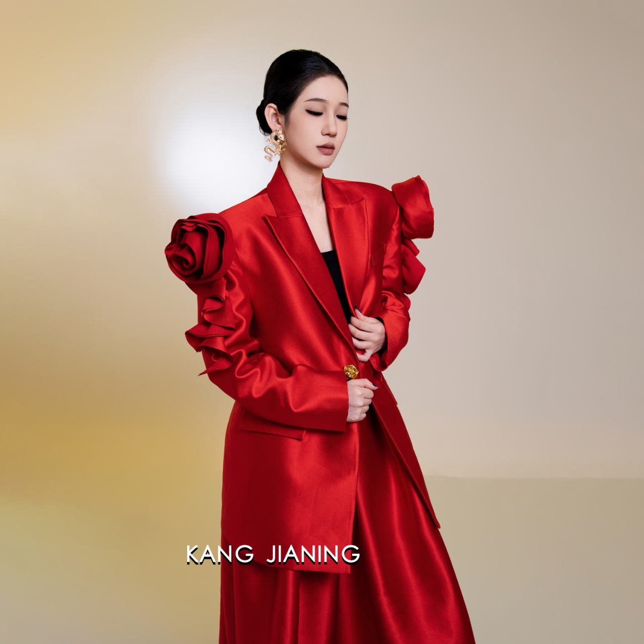 【耀世专享】2025秀款高定春季限定缎面高级感西装KC25S339