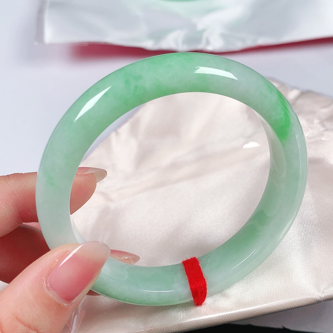 翡翠手镯未镶嵌59圈2546