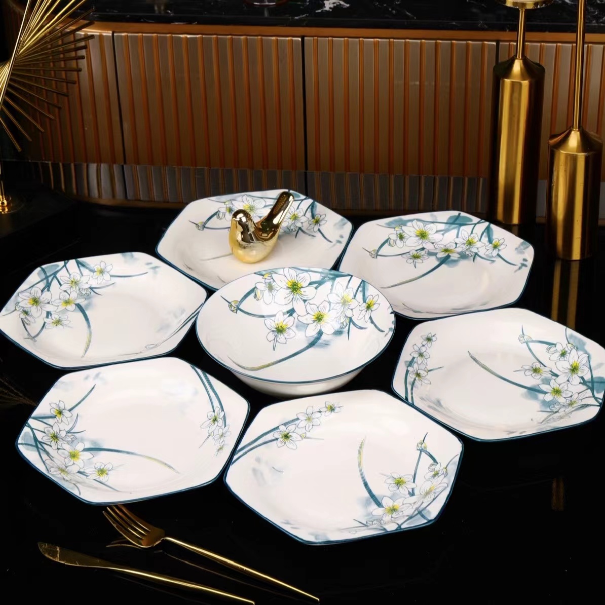 8.5英寸水仙花六角盘6个+8英寸汤碗1个+汤勺1个 破损联系客服