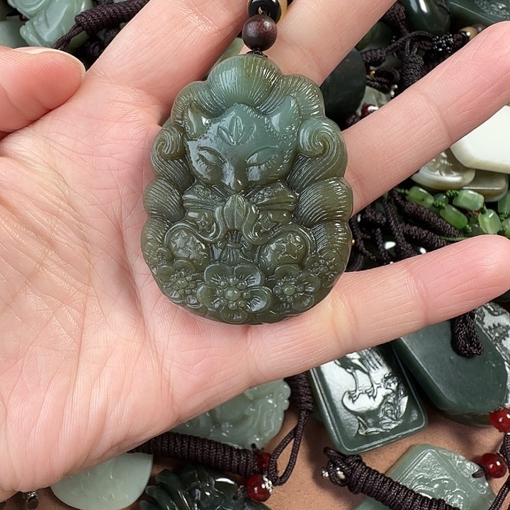 和田玉颈饰未镶嵌