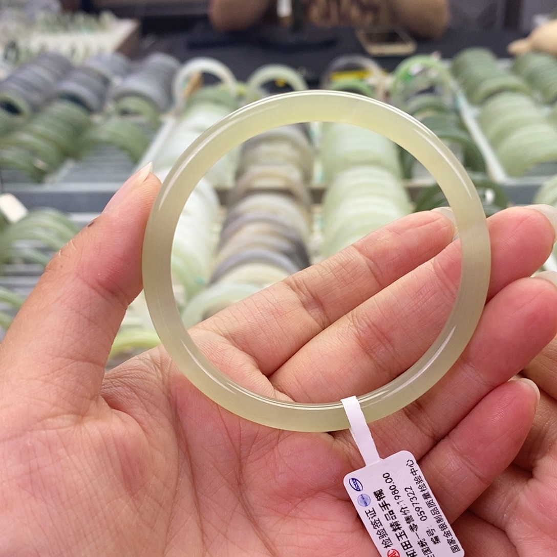 和田玉未镶嵌珠宝奇石和田玉手镯55.56