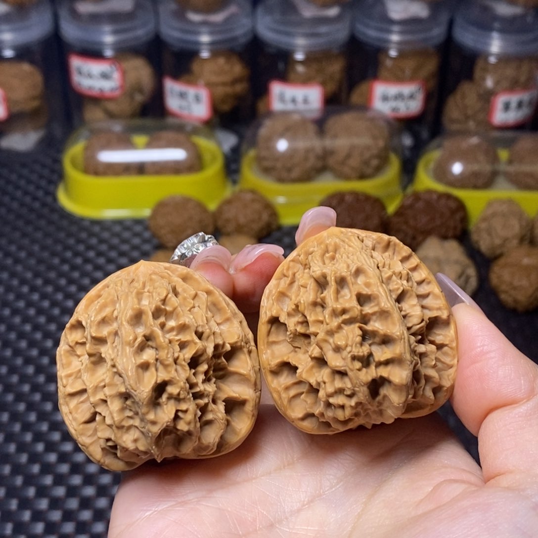 文玩核桃吊坠帝王44