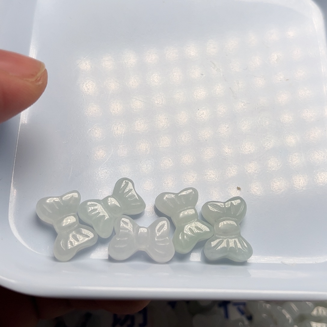 翡翠颈饰未镶嵌天然翡翠吊坠项链